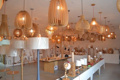 创意实木灯 光之鸟照明的艺术，点亮家居与餐饮空间